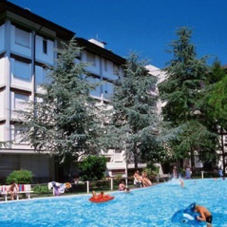 Lignano With Pool Lejlighed Lignano Sabbiadoro Eksteriør billede