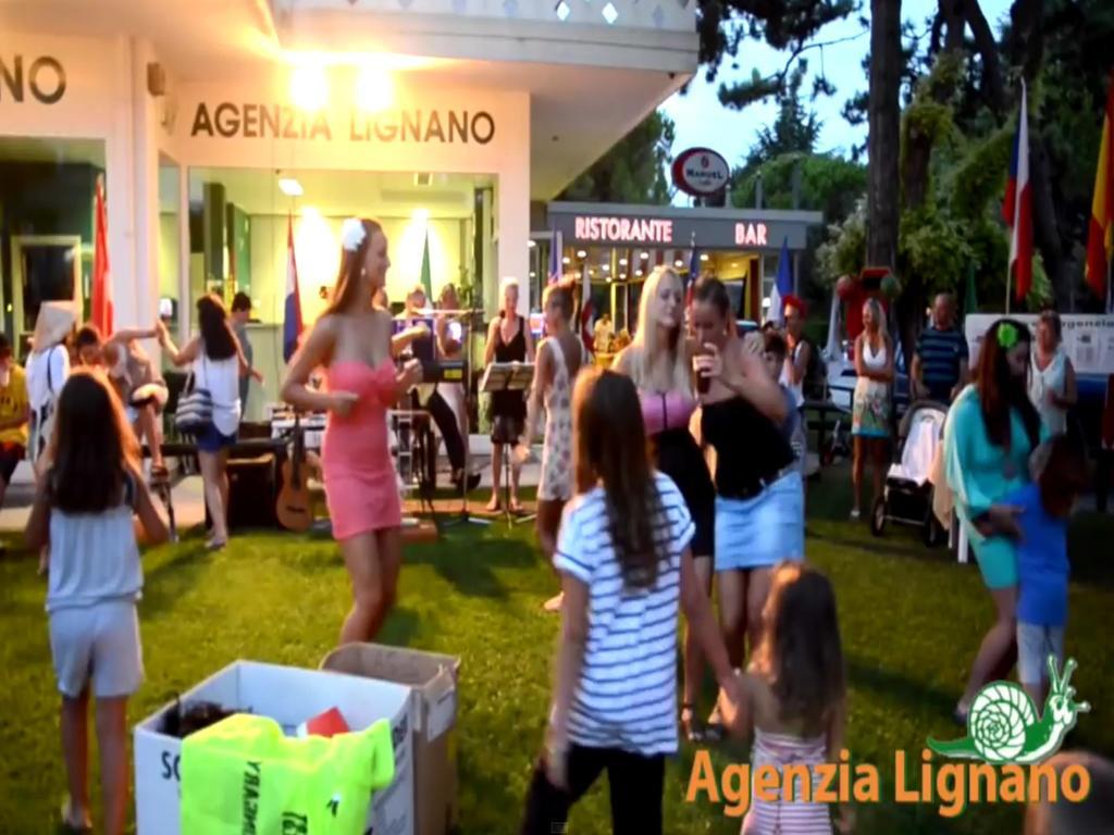 Lignano With Pool Lejlighed Lignano Sabbiadoro Eksteriør billede